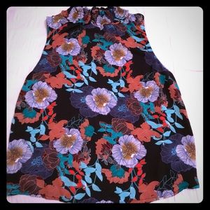 EUC sleeveless floral blouse. Size xl